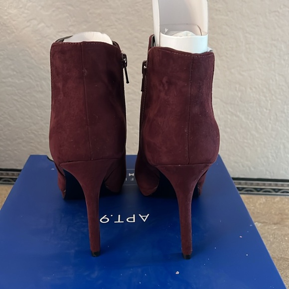 Apt.9 Biennial Ankle Boot - Picture 7 of 9